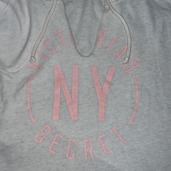 VS New York Hoodie - Picture 2 of 2